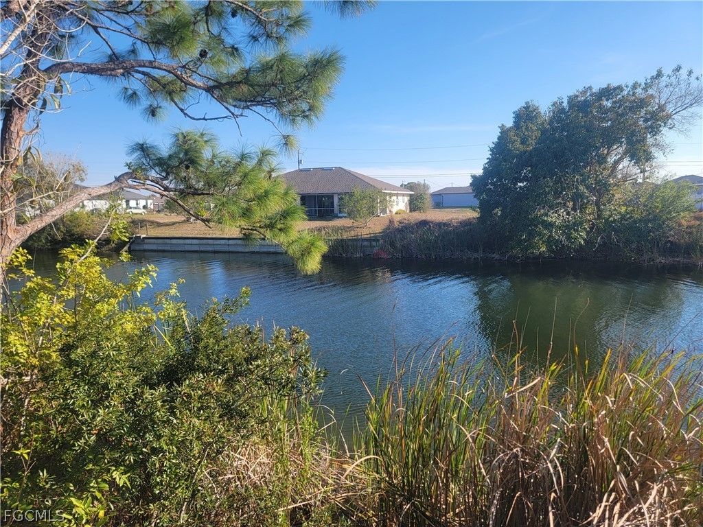1126 Nw 18th Ter, Cape Coral