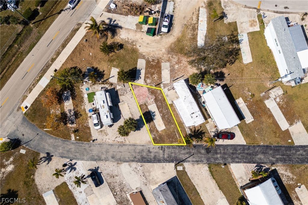 4 Helen Ln, Fort Myers Beach