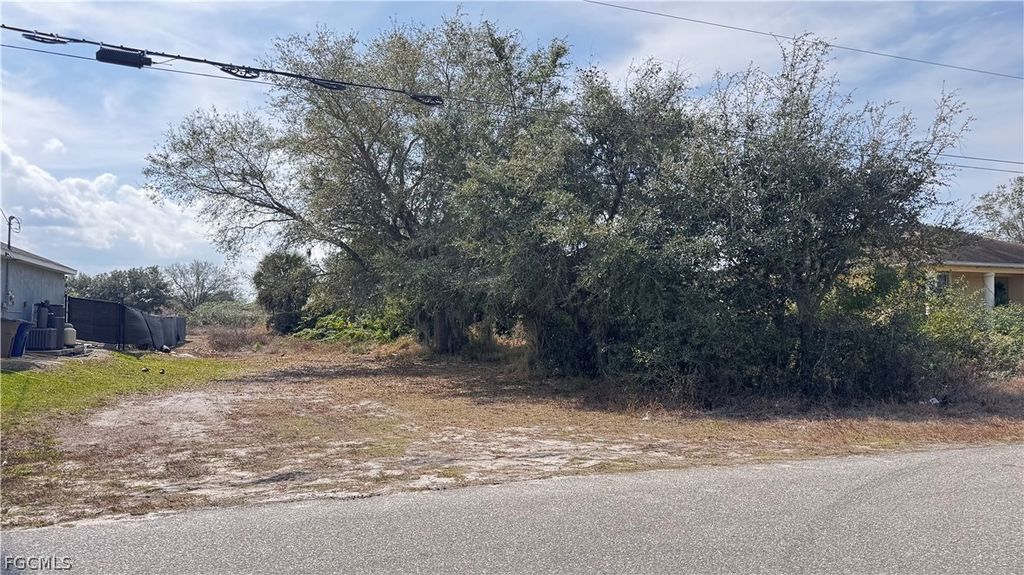 480 Redwing St, LEHIGH ACRES