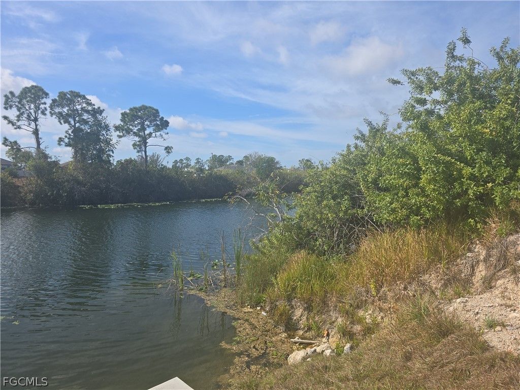 1810 Nw 27th St, CAPE CORAL