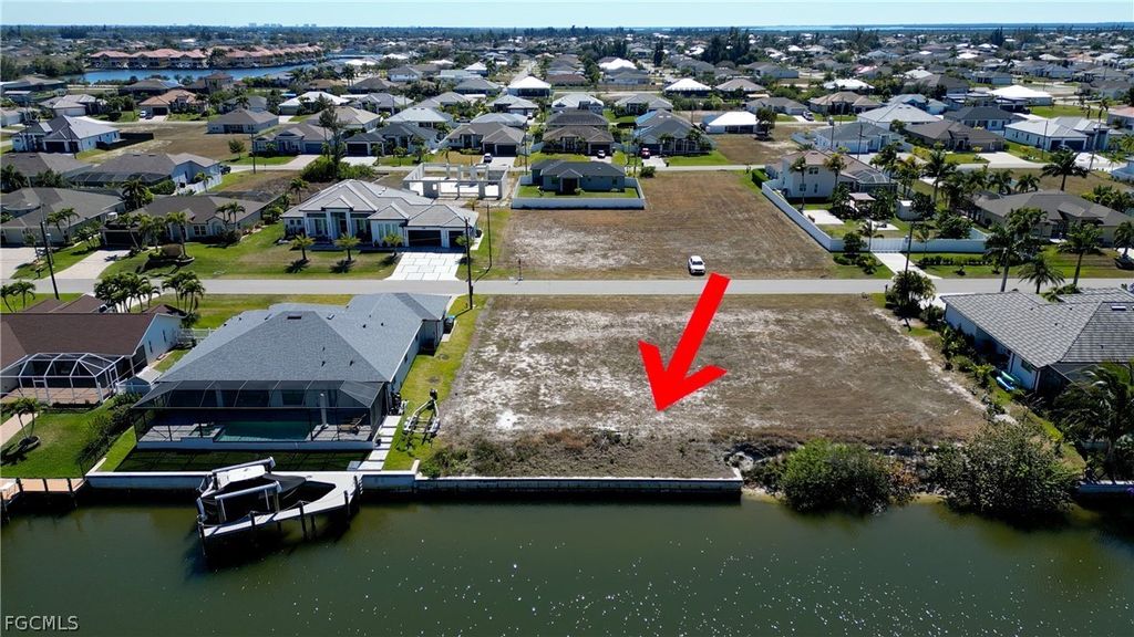 3327 Nw 2nd St, Cape Coral