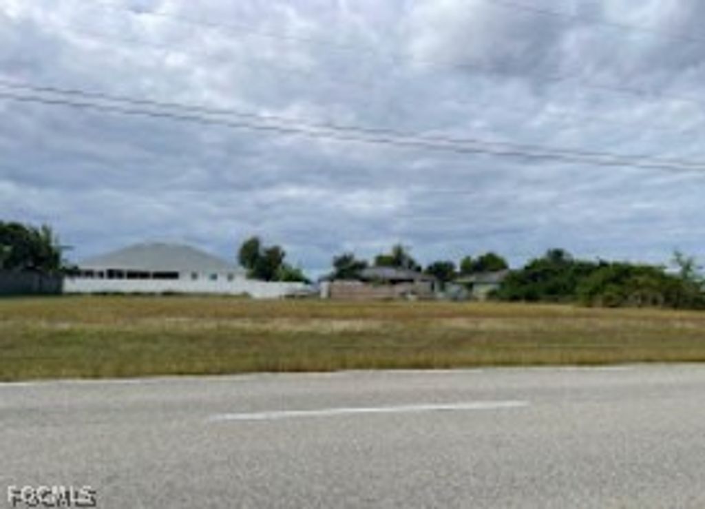2912 Santa Barbara Blvd N, CAPE CORAL