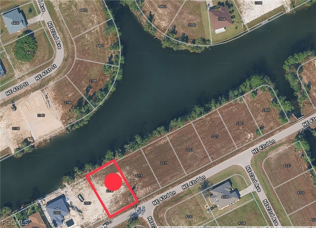 2211 Ne 43rd Ln, Cape Coral