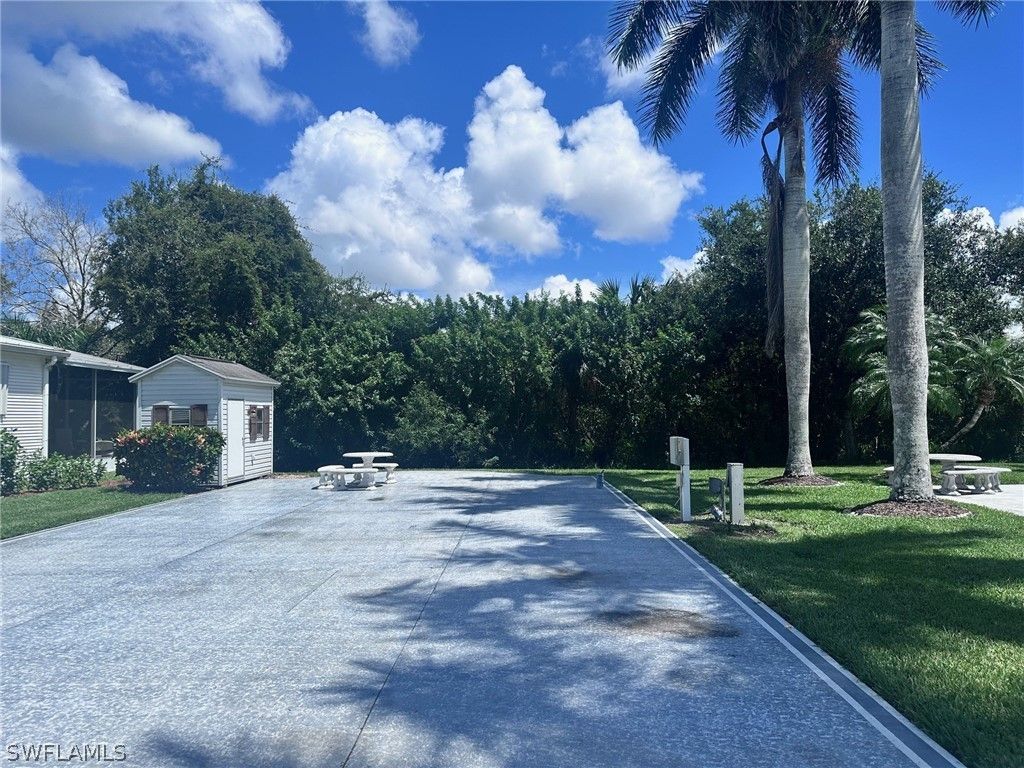1008 Diamond Lake Cir, Naples