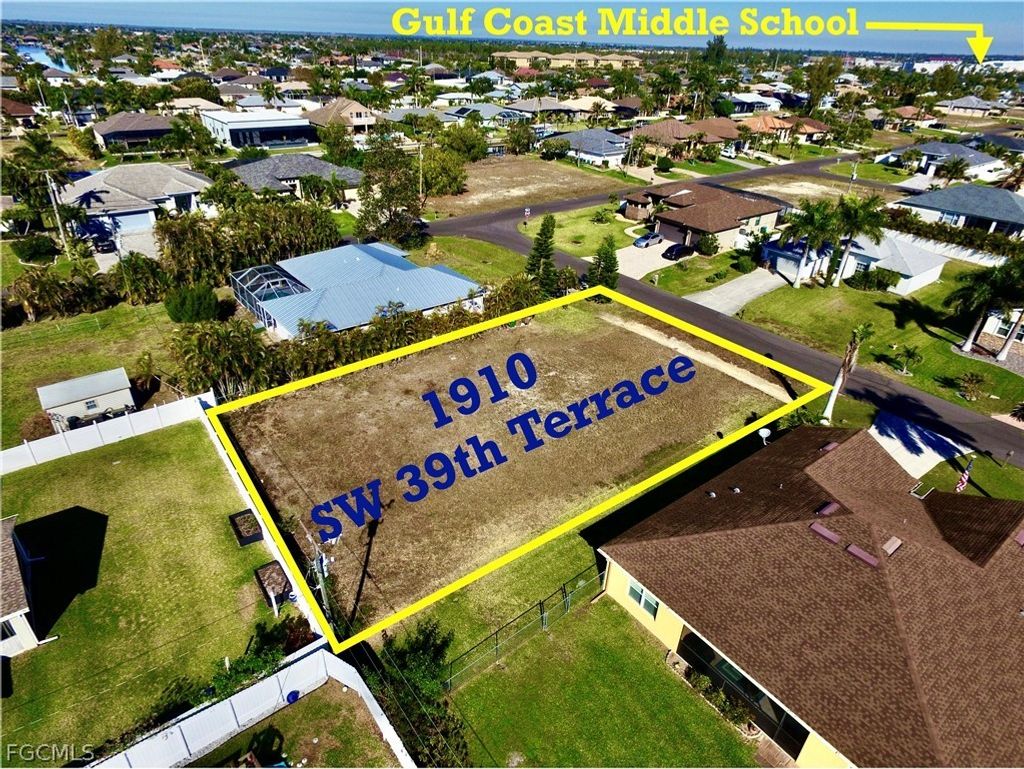 1910 Sw 39th Ter, Cape Coral