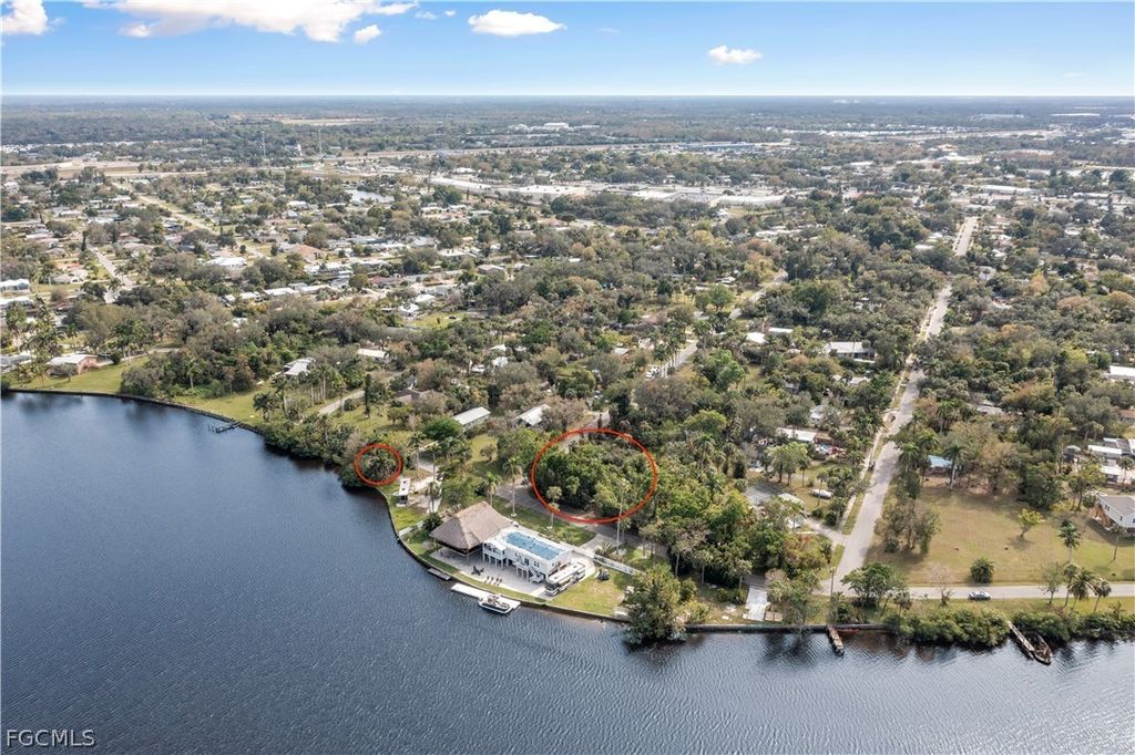4836/4839 E Riverside Dr, Fort Myers