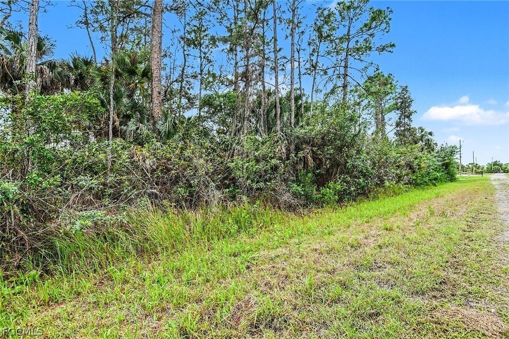 515 Woodman Dr, LEHIGH ACRES
