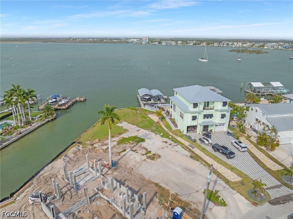 507 Carlos Cir, FORT MYERS BEACH