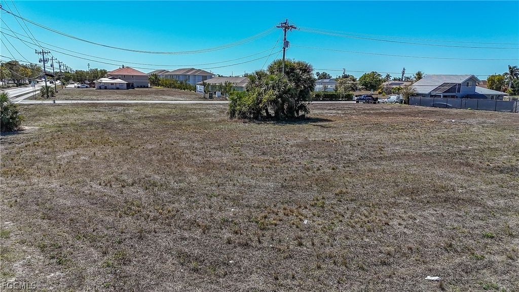 804 Gleason Pkwy, Cape Coral