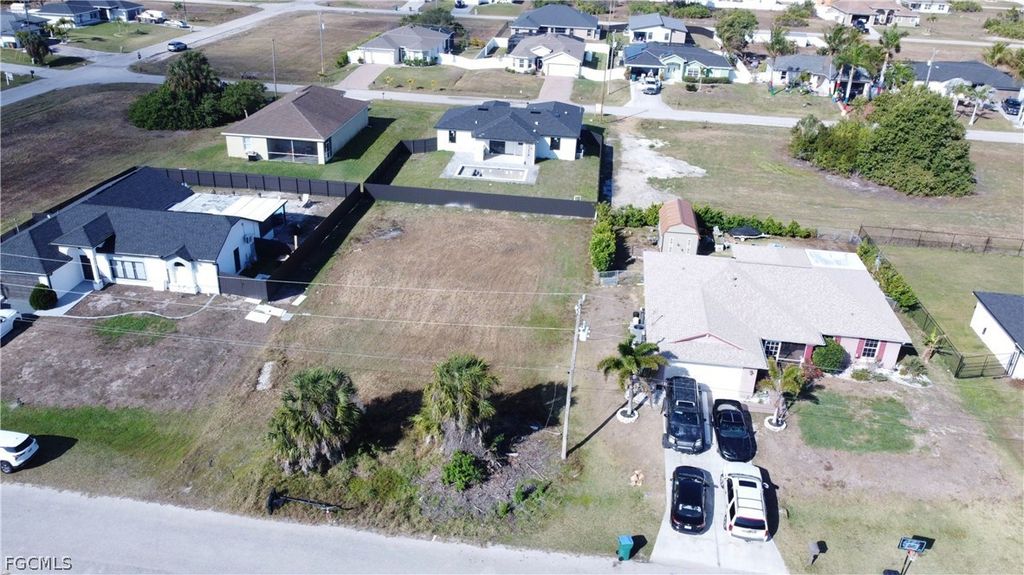 408 Nw 25th Ave, CAPE CORAL