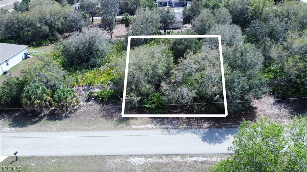 2507 67th St W, LEHIGH ACRES