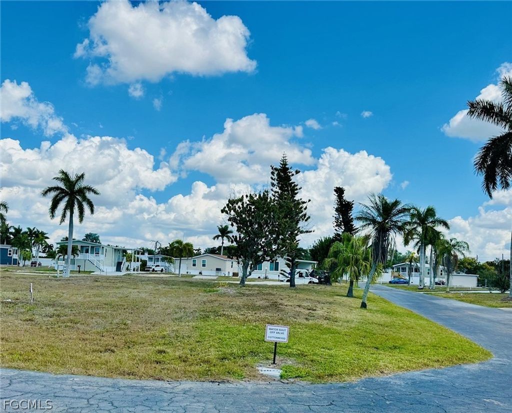 27 Cottonwood Dr, FORT MYERS