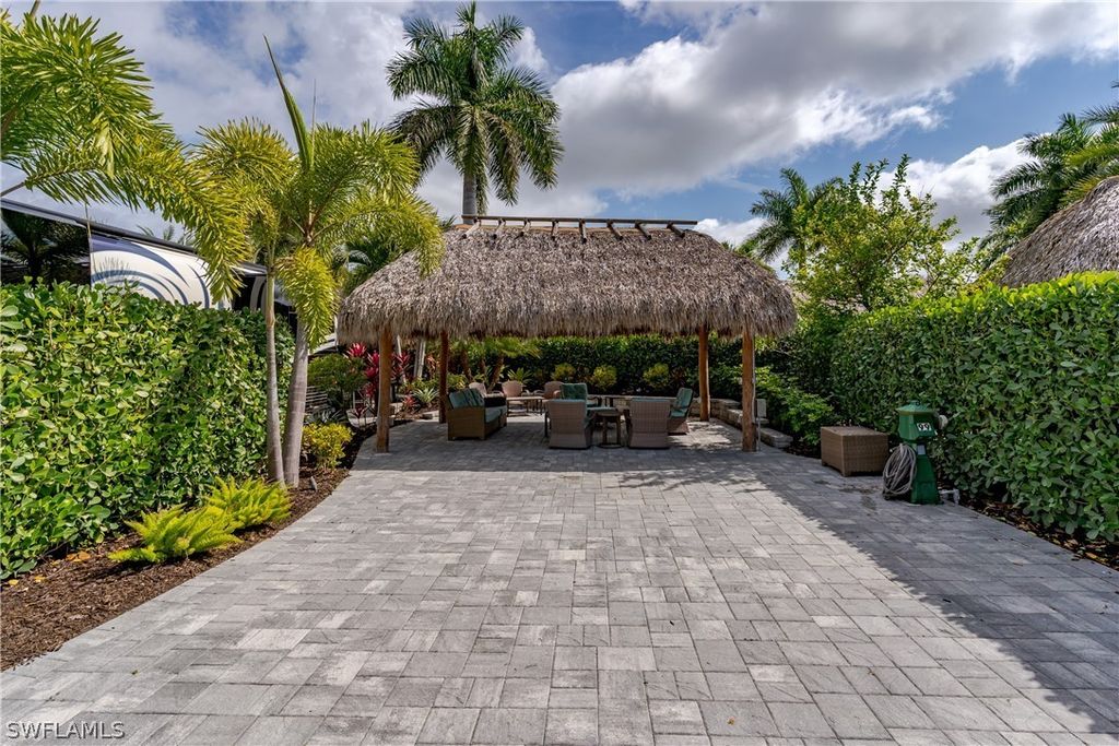 13550 Snapper Ln, Naples