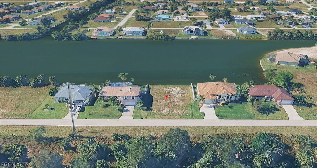 1810 Ne 24th Ave, CAPE CORAL
