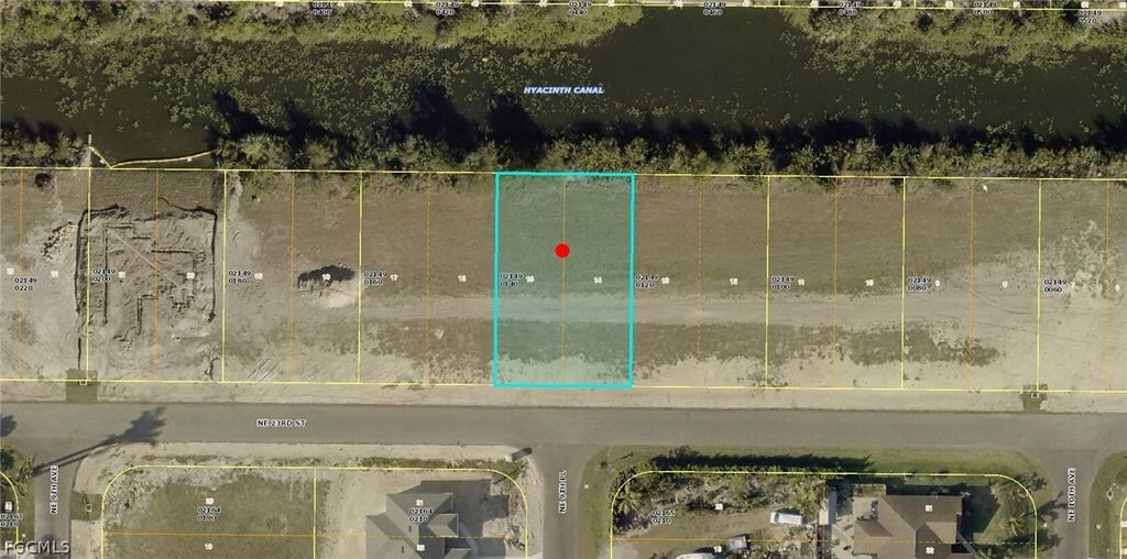 915 Ne 23rd St, Cape Coral