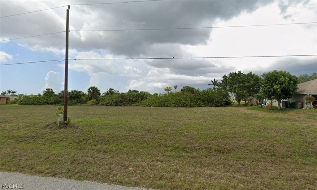 2036 Ne 17th Ter, Cape Coral