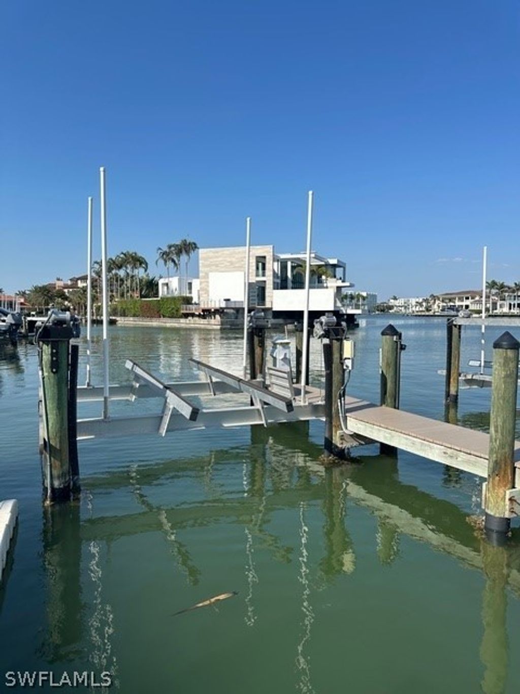 Bs# 26 4090 Gulf Shore Blvd N, Naples