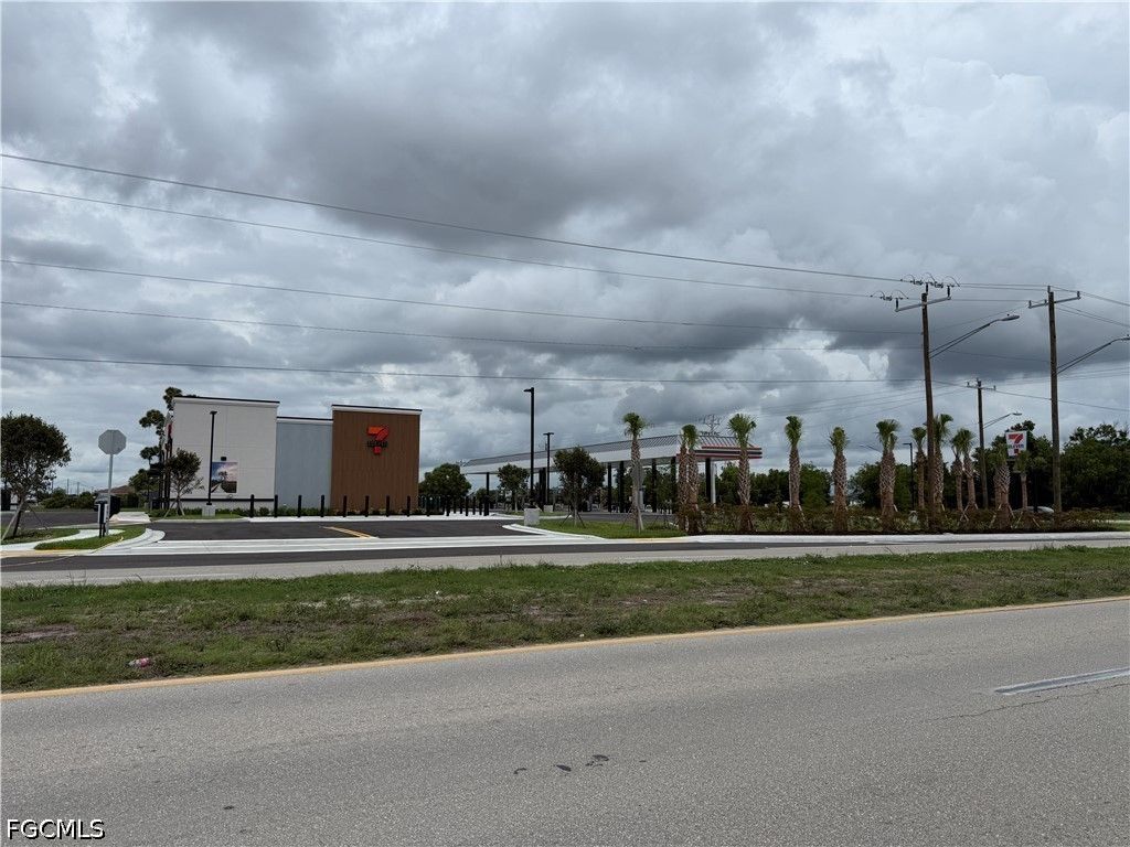 1527 Nw 15th Ter, Cape Coral