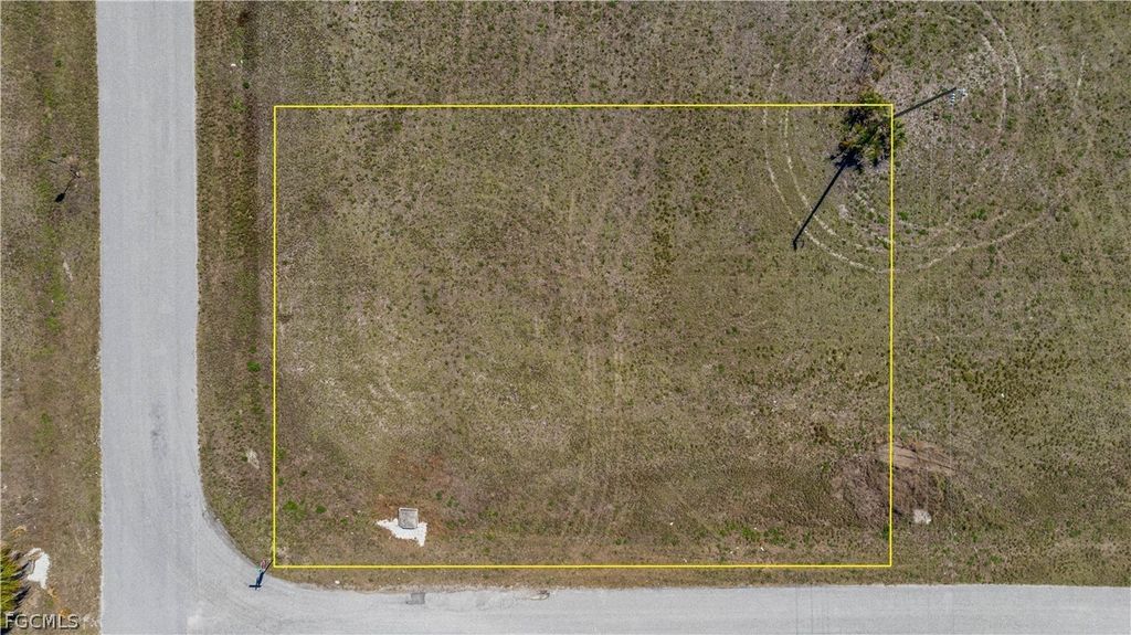 1902 Ne 17th Ter, Cape Coral