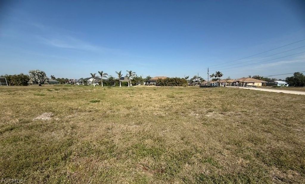 300 Broadmoor Ln, ROTONDA WEST