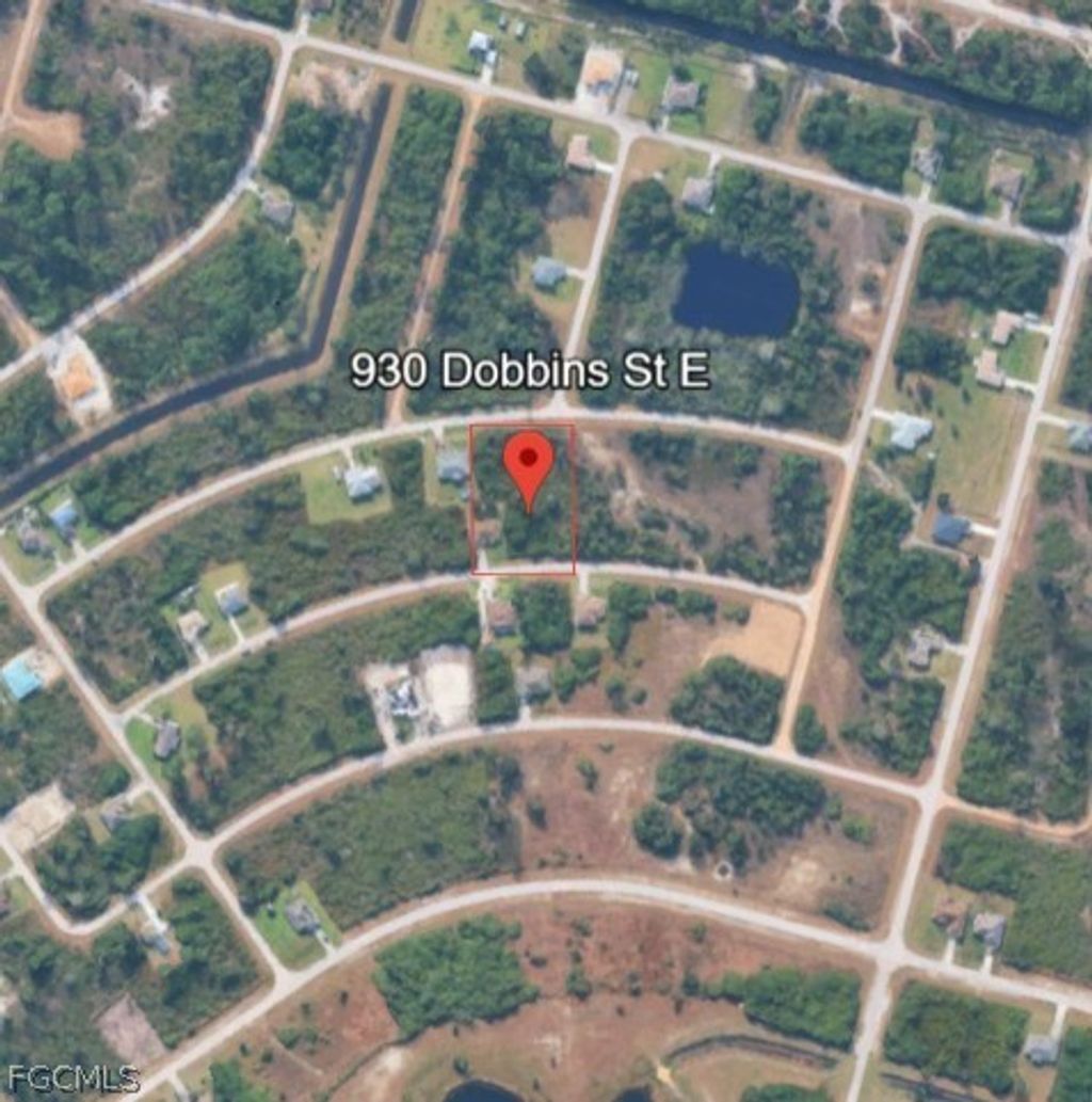 930 Dobbins St E, LEHIGH ACRES