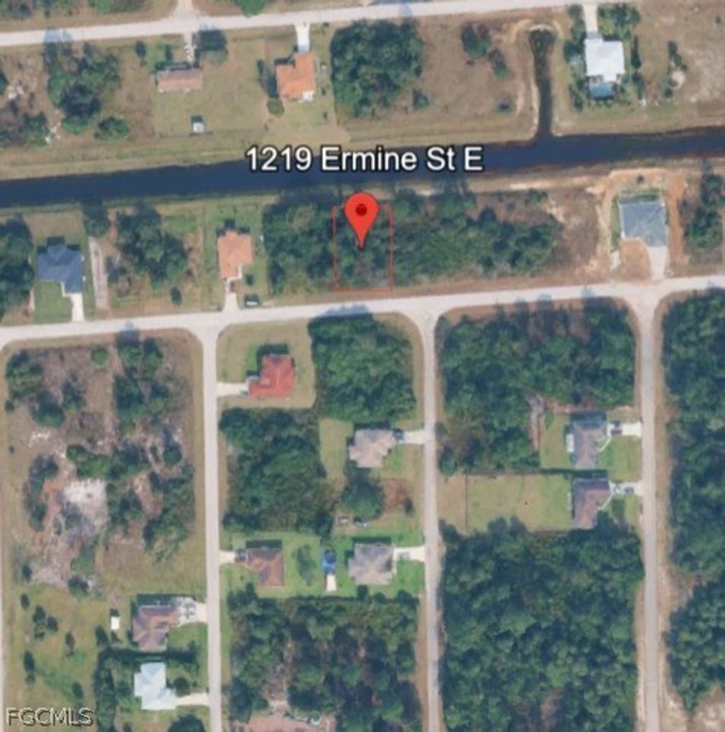 1219 Ermine St E, LEHIGH ACRES