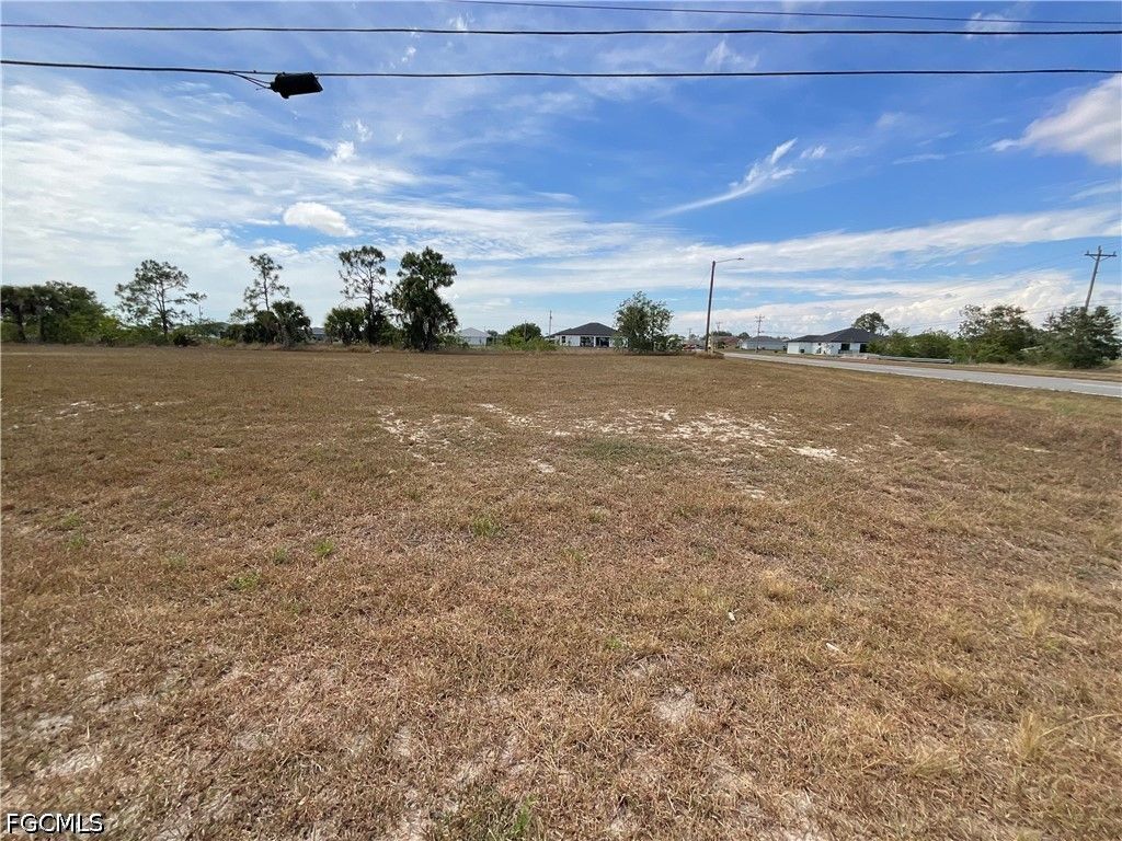 1911 Ne 42nd St, Cape Coral