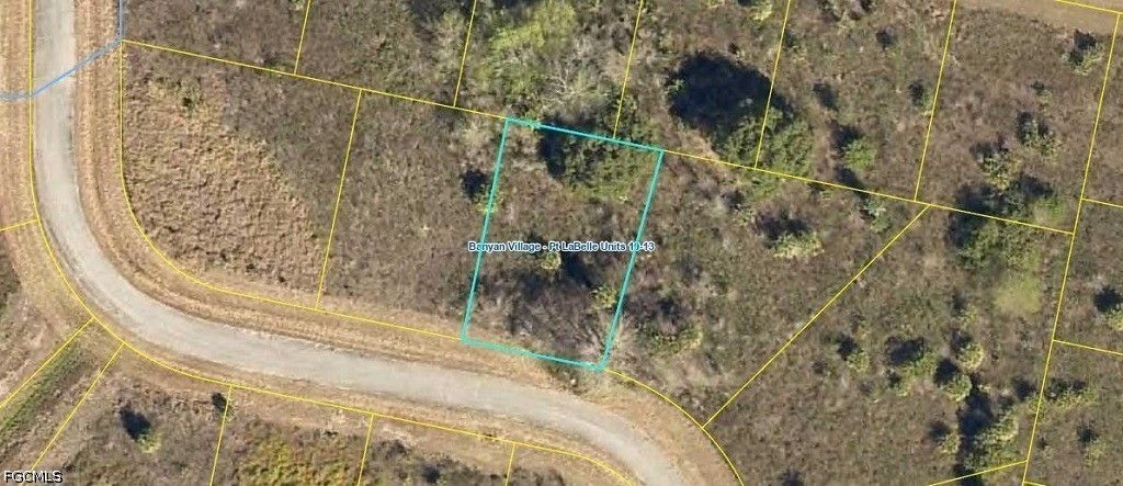 829 Grace Kelly Ln, LABELLE