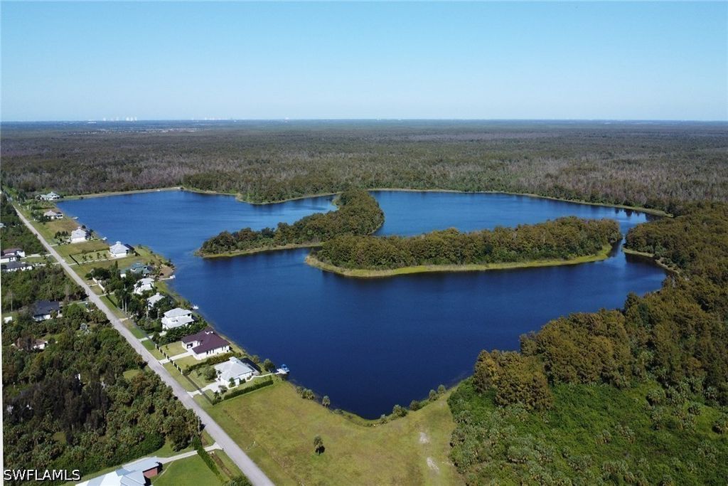 145 Shady Hollow Blvd W, Naples