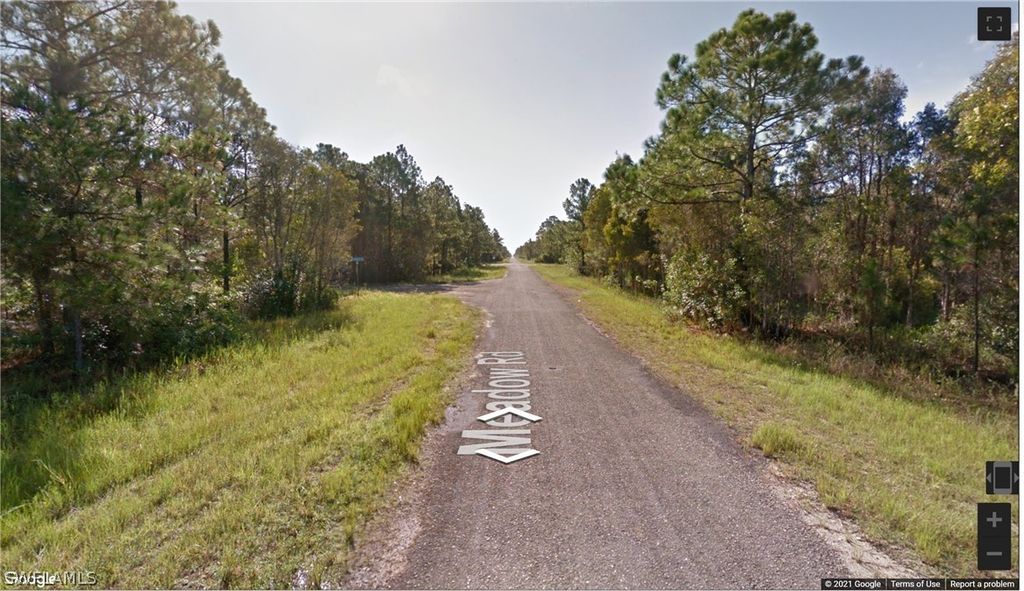 2552 Meadow Rd, Lehigh Acres
