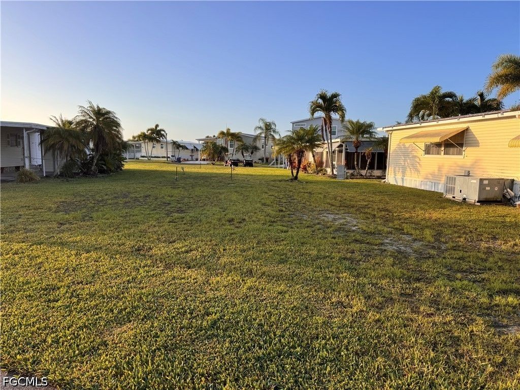 178 Orange Harbor Dr, Fort Myers
