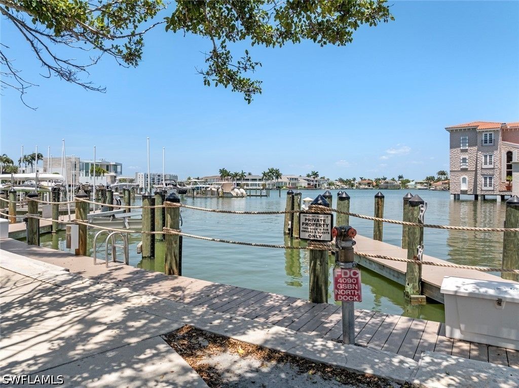 4090 Gulf Shore Blvd N, Naples