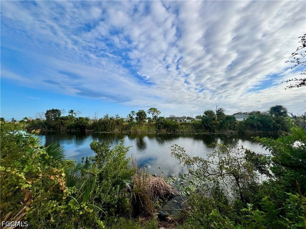 1857 Ne 23rd St, CAPE CORAL