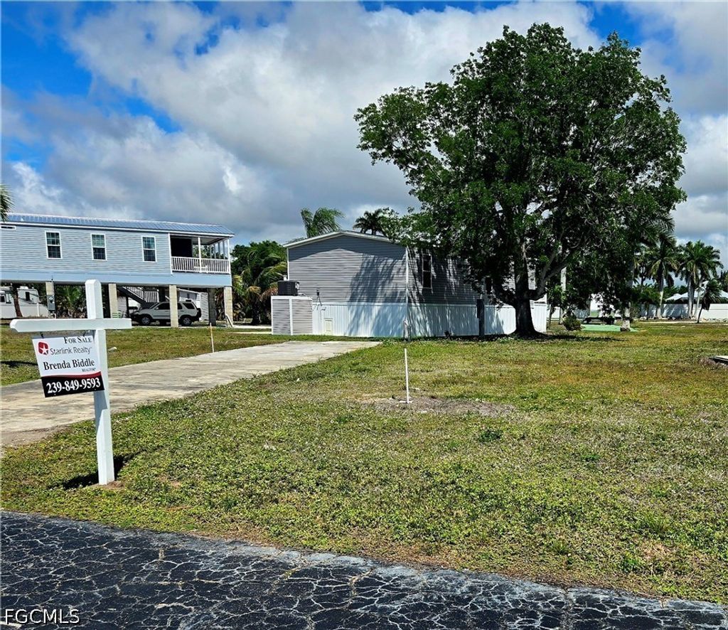 20 Cottonwood Dr, FORT MYERS