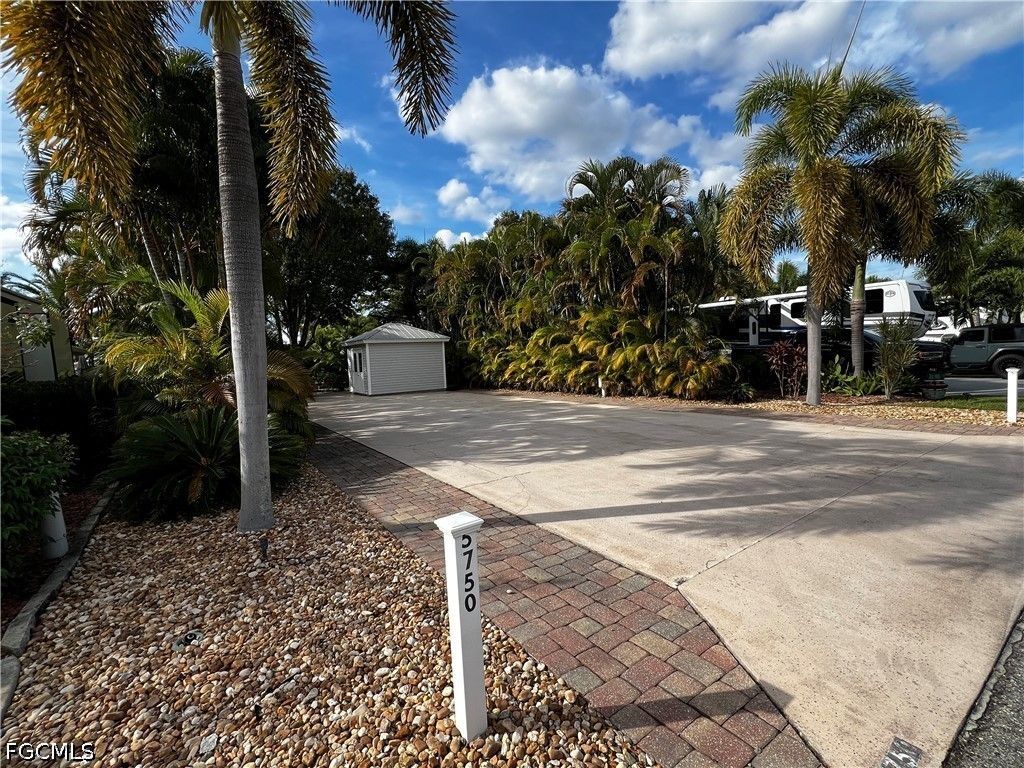 5750 Burrwood Ct, Fort Myers