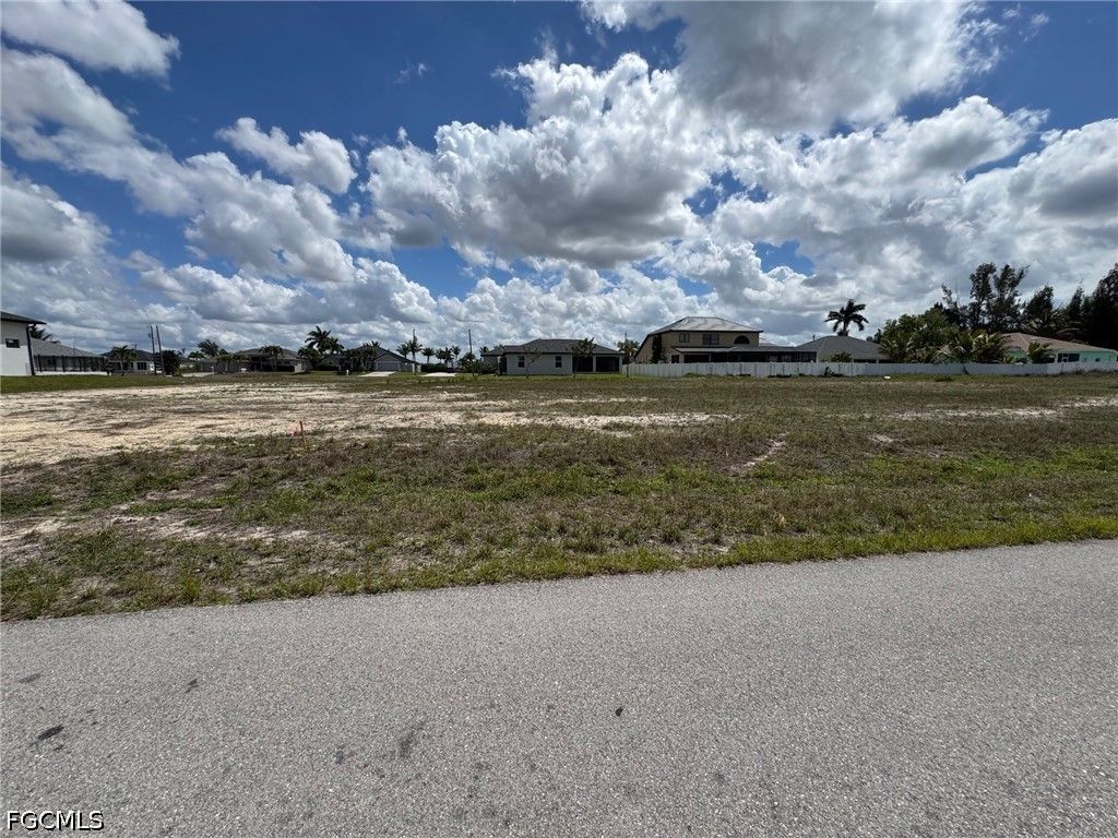 2717 Nw 46th Ave, Cape Coral