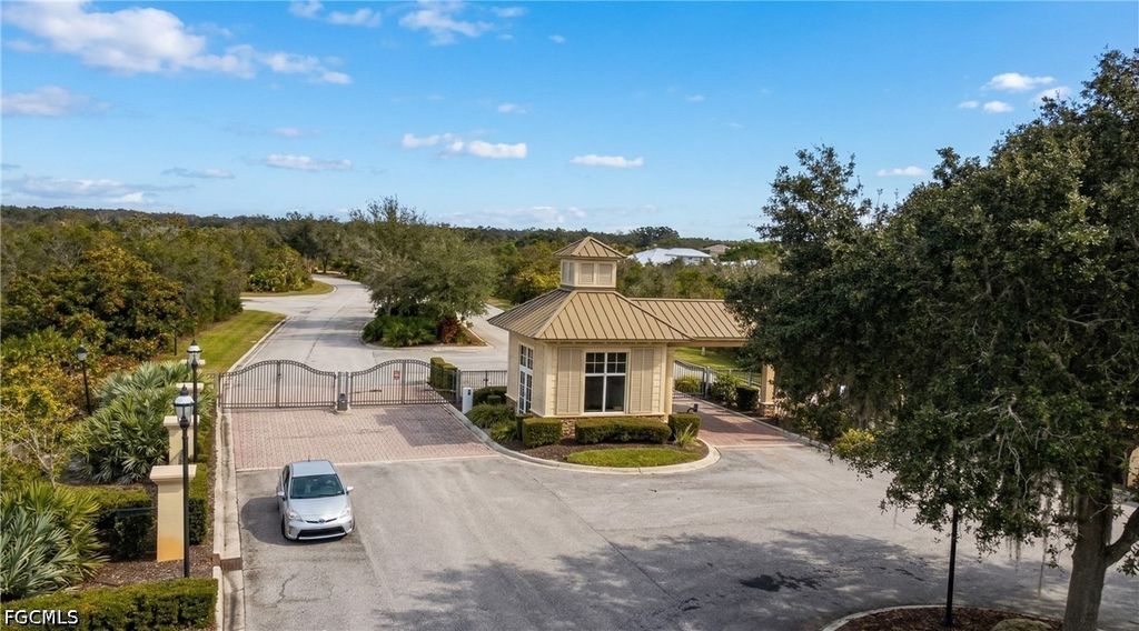 22820 Yellow Button Ln, ALVA