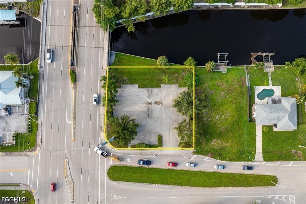 1532 Shelby Pkwy, Cape Coral