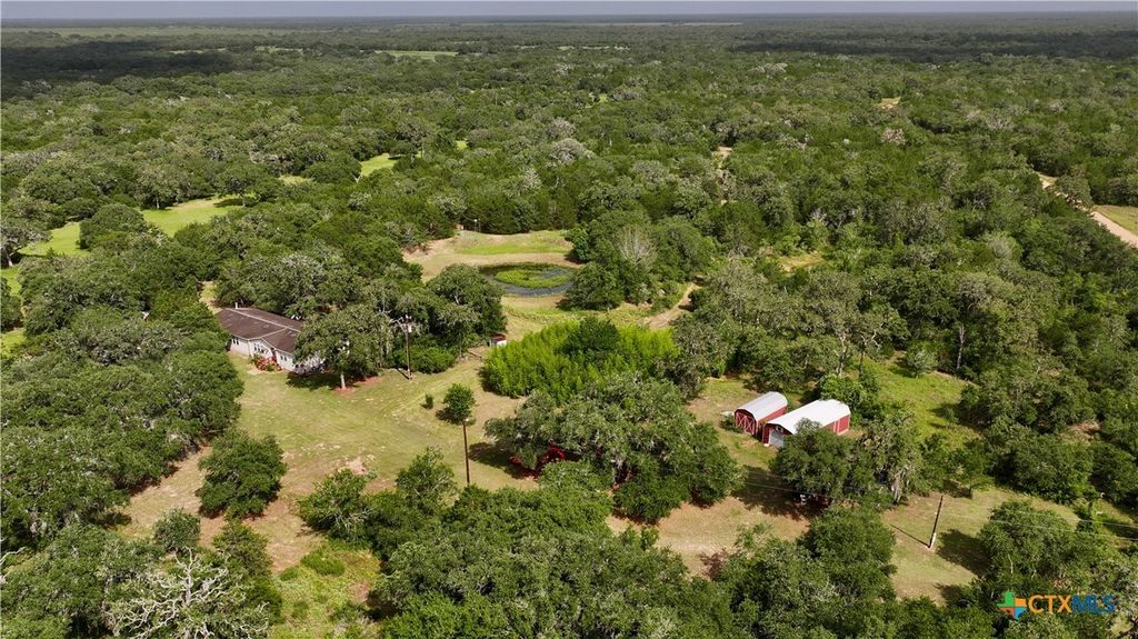 10473 County Road 15, Hallettsville