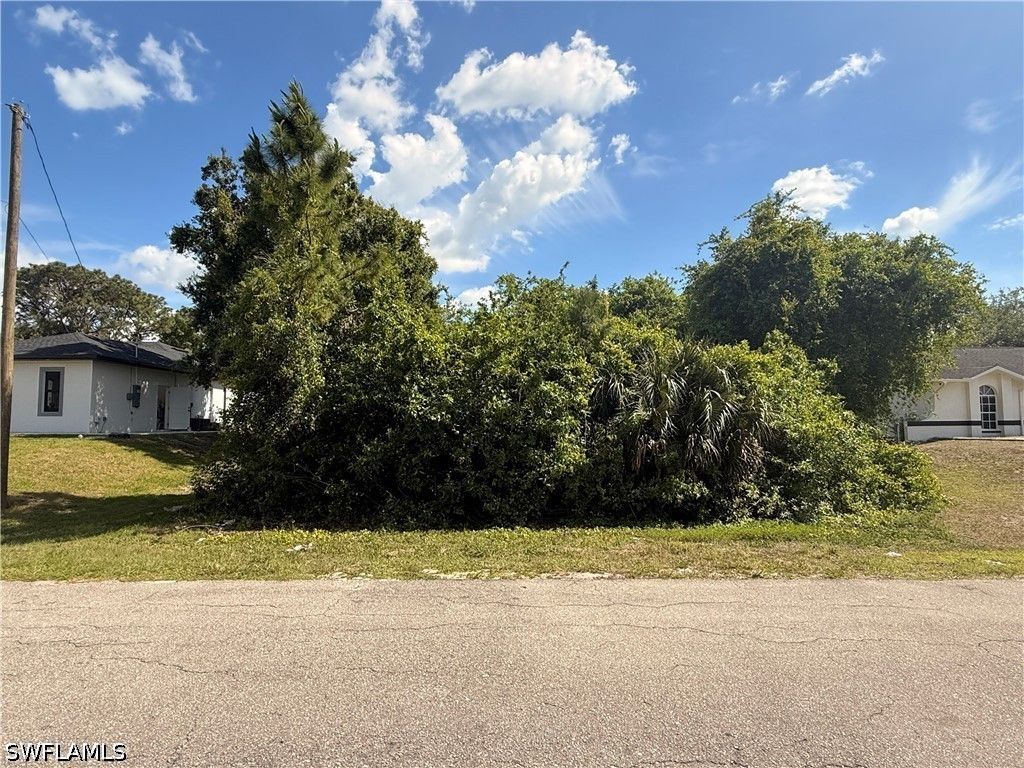 3007 15th St W, Lehigh Acres