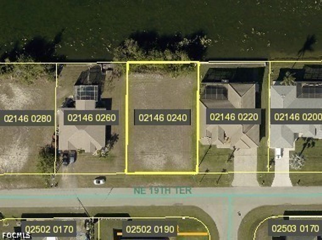 611 Ne 19th Ter, CAPE CORAL