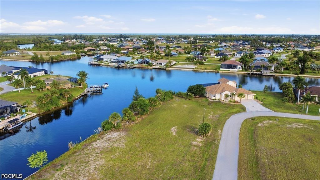 1846 Nw 37th Pl, CAPE CORAL