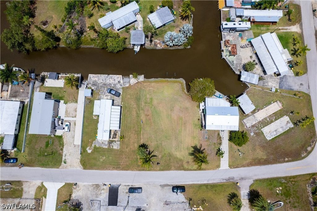 88 W Flamingo Dr, Everglades City
