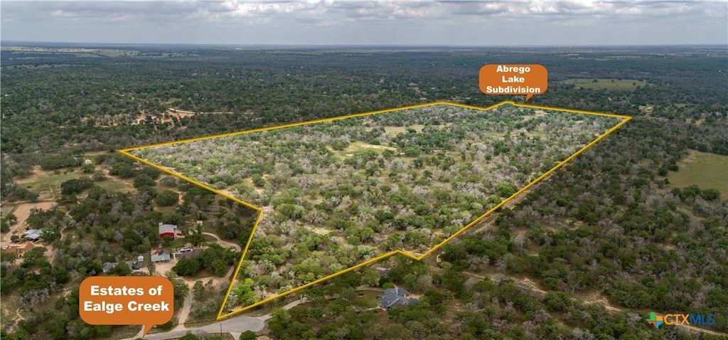 132 Roemer Lane, Floresville