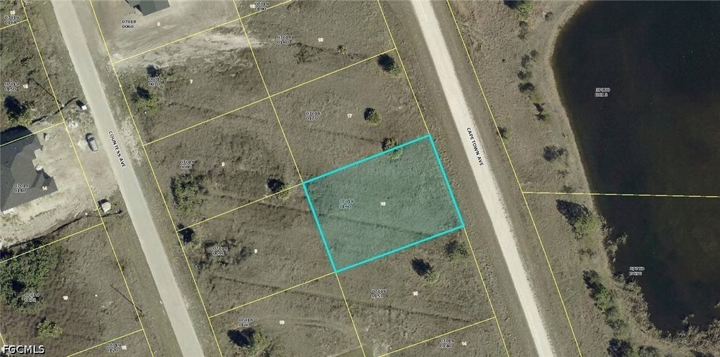 954 Capetown Ave, Lehigh Acres