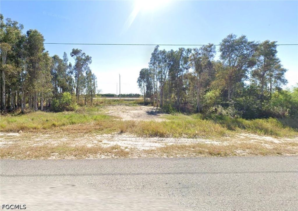 3128 Meadow Rd, LEHIGH ACRES