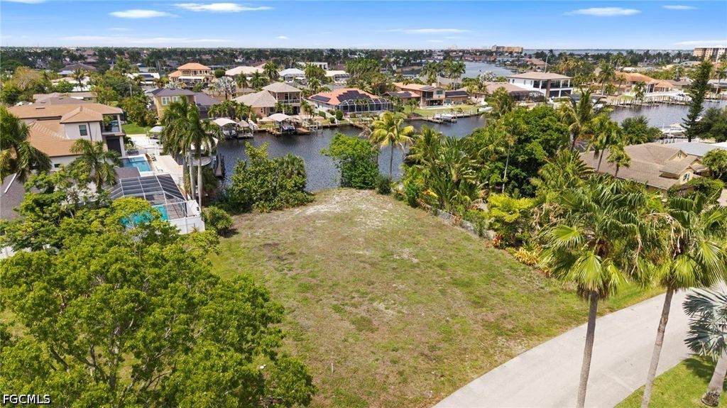 1709 Se 46th St, CAPE CORAL