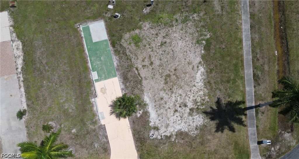 105 Oak Ln, FORT MYERS