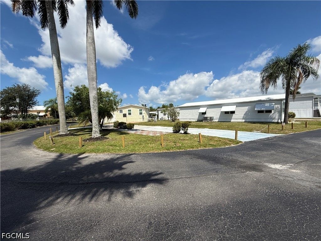 130 Dawn St, Fort Myers
