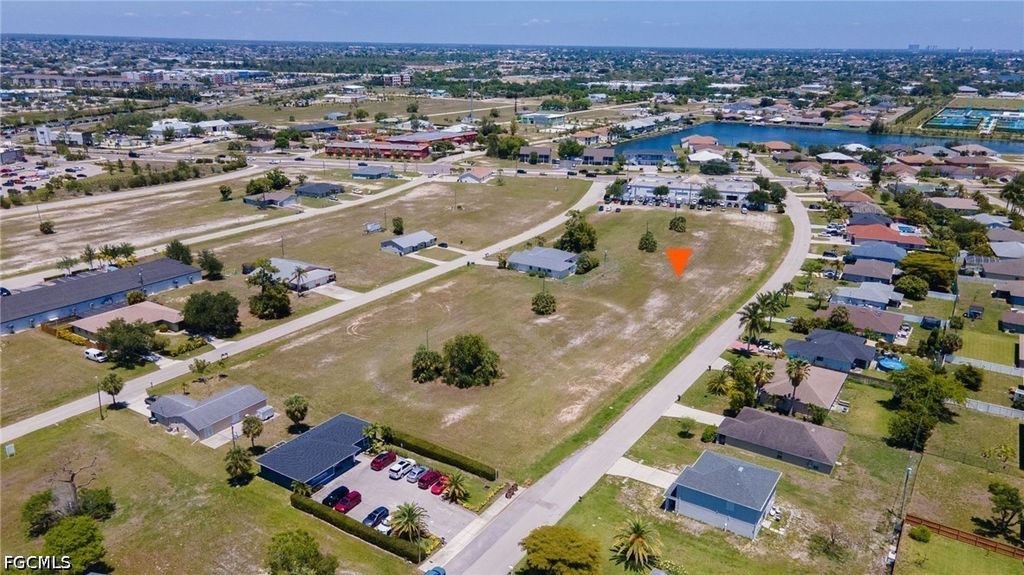 607 Sw 4th St, Cape Coral